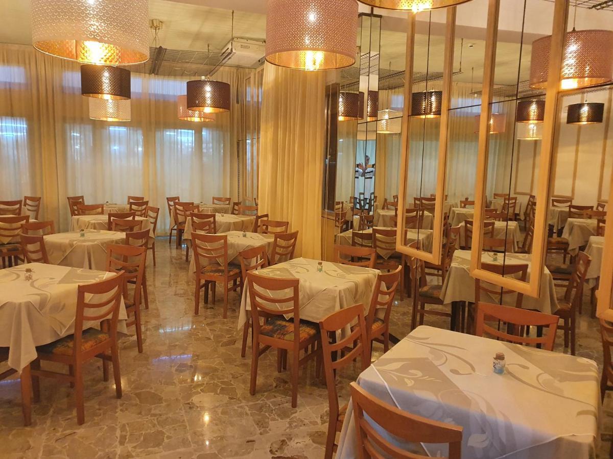 Hotel Venezia San Mauro Mare מראה חיצוני תמונה