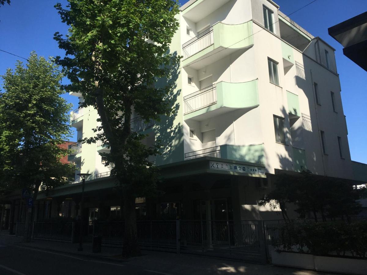 Hotel Venezia San Mauro Mare מראה חיצוני תמונה