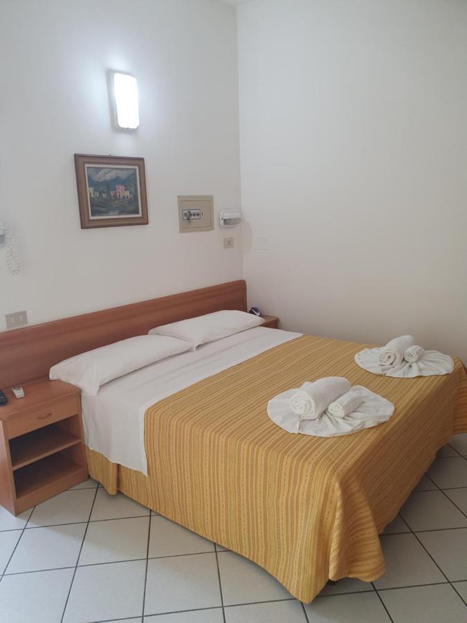Hotel Venezia San Mauro Mare מראה חיצוני תמונה